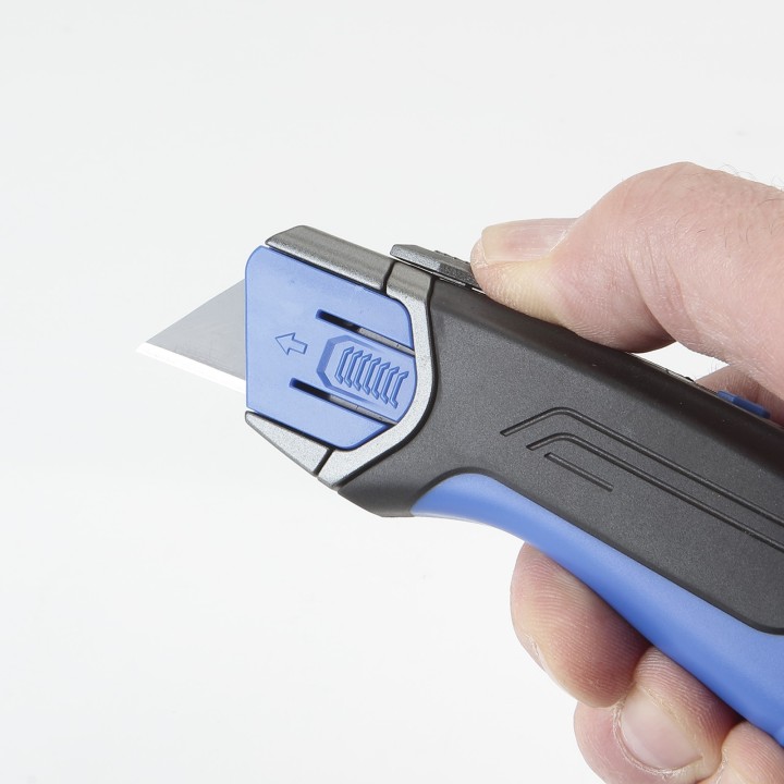 Cutter de seguridad ALYCO con 4 cuchillas SK2