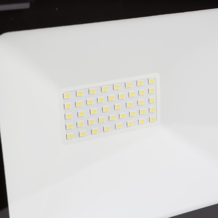 Proyector Inclinable Extrafino Soporte Metálico 30W Smd Ip65 ALYCO
