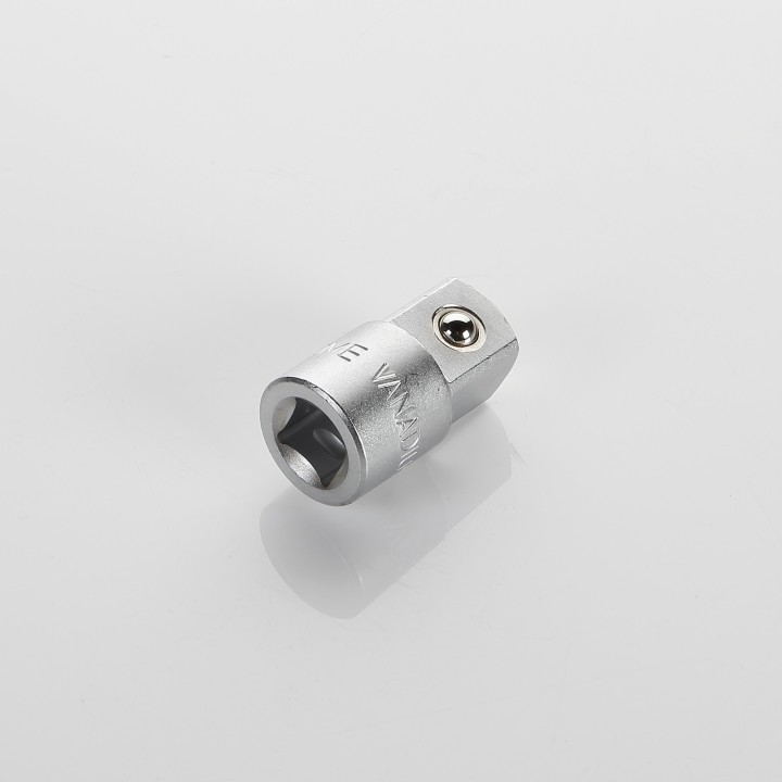 Adaptador para llaves de vaso con acoplamiento hembra de 1/2" y macho 
