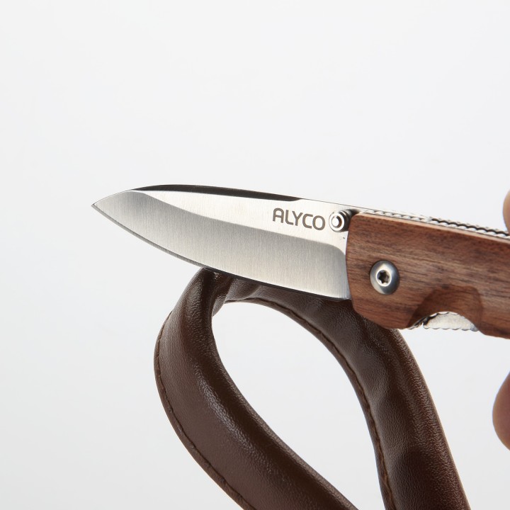 Navaja Con Filo De 70mm Y Mango De Madera ALYCO